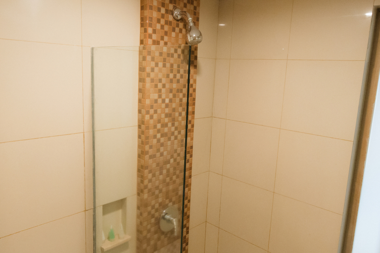 Bathroom 18