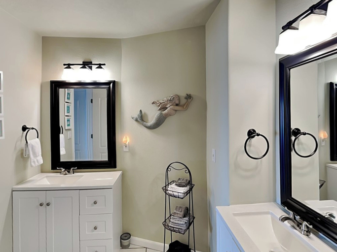 Bathroom 4, Grand Caribbean by Silver Sands Vacation Rentals, Nueces