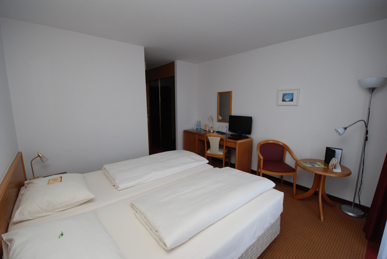 Bedroom 3, HK-Hotel Düsseldorf City, Düsseldorf