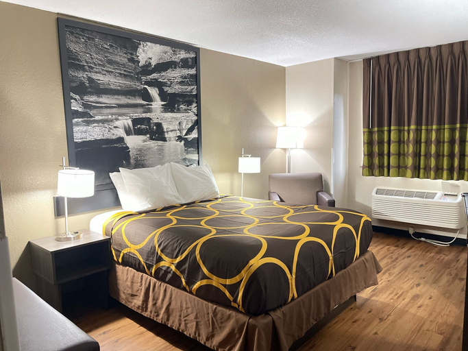 Bedroom 25