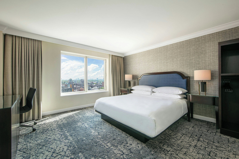Bedroom 3, Sheraton LaGuardia East Hotel, New York