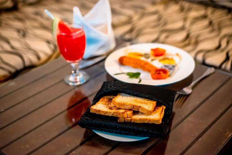 Food & Drinks 4, Queensbury Lake Resort, Panadura