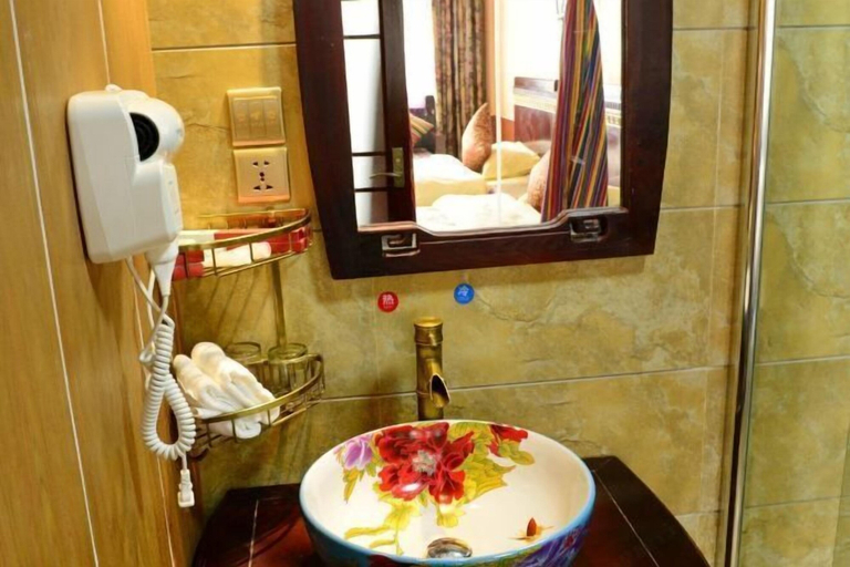 Bathroom 4, Hailong Yunhe Hotel (Lijiang Ancient City), Lijiang