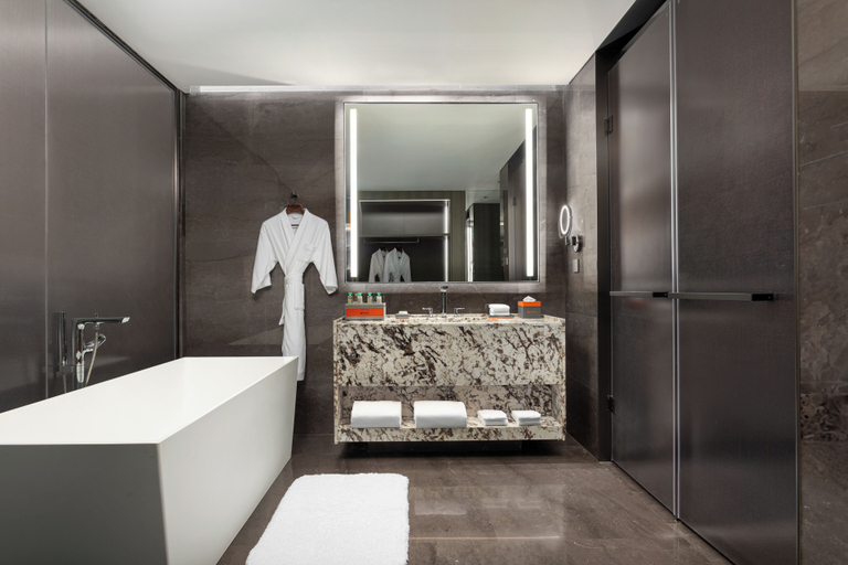Bathroom 5, Wyndham Grand Chengdu East, Chengdu