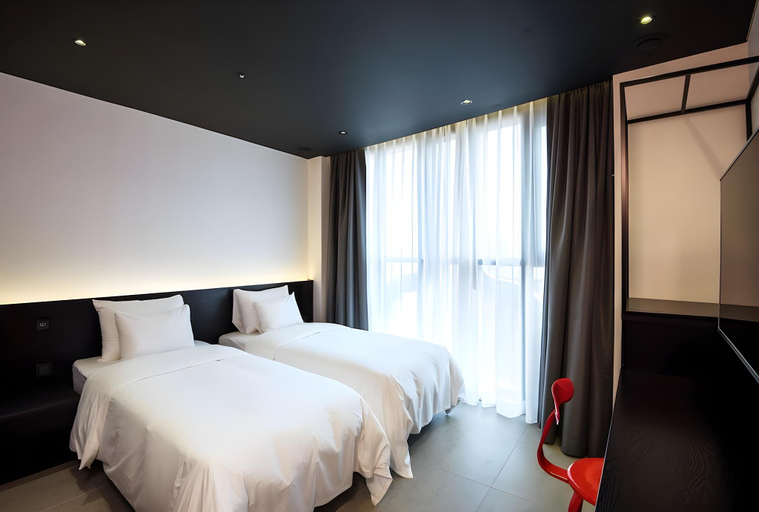 Bedroom 6