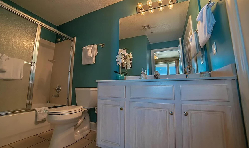Bathroom 3, Emerald Isle 1905, Bay