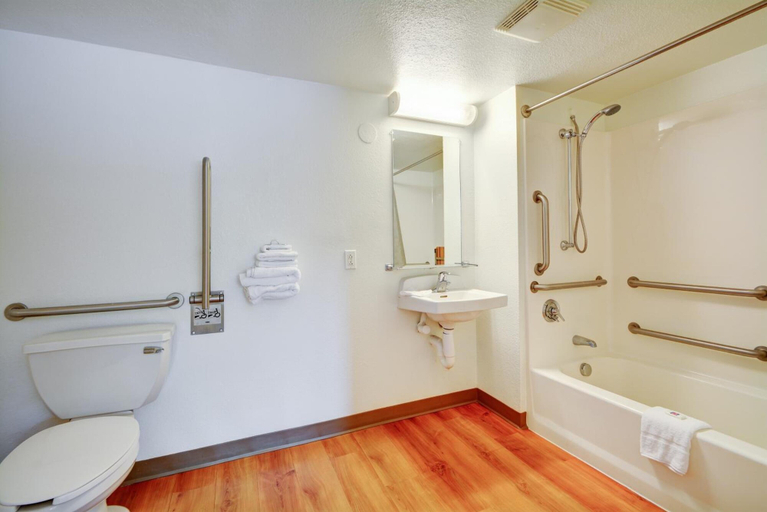 Bathroom 9