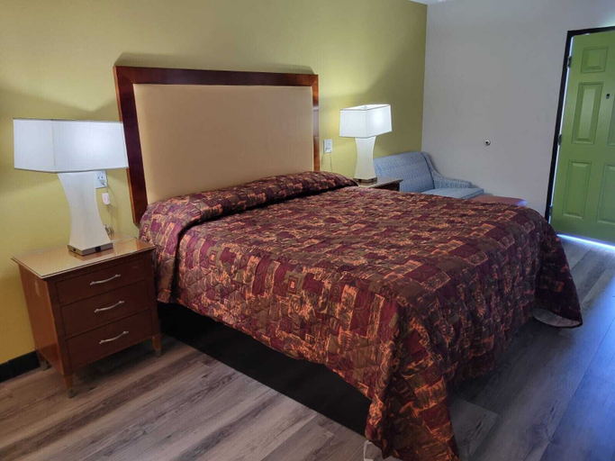 Bedroom 3, Stadium Inn & Spas, Los Angeles