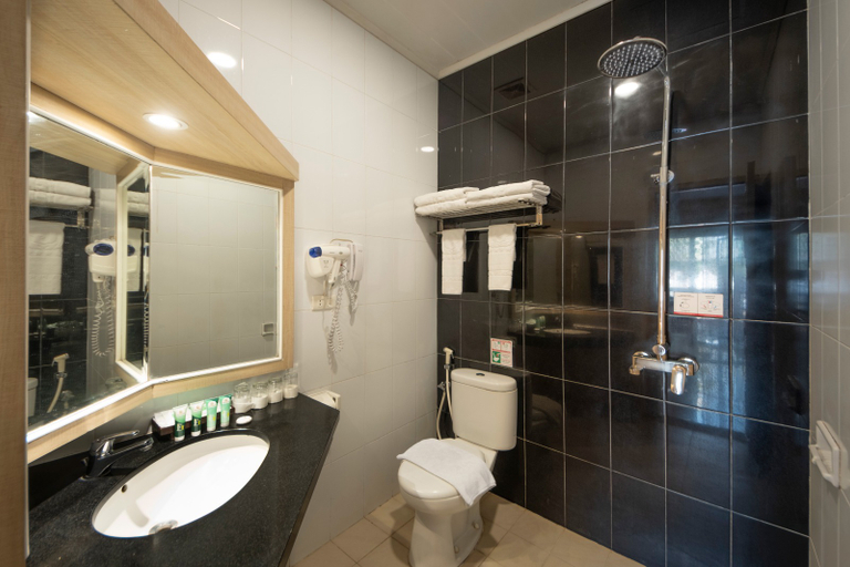 Bathroom 4