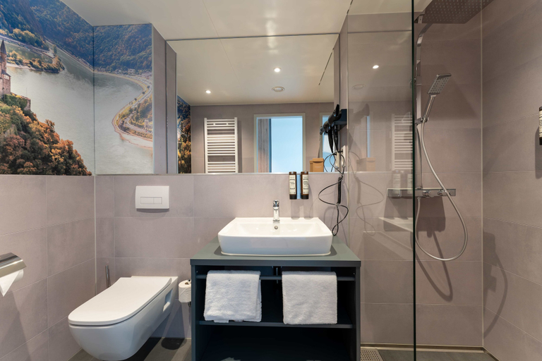 Bathroom 5, Frames Hotel GmbH, Mayen-Koblenz