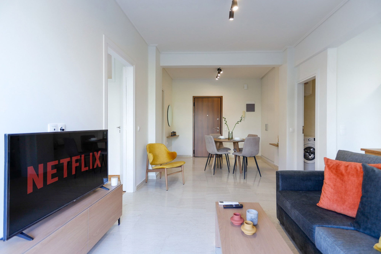 Living room, Modern 2-Bedroom Apartment in Downtown Glyfada, Attica