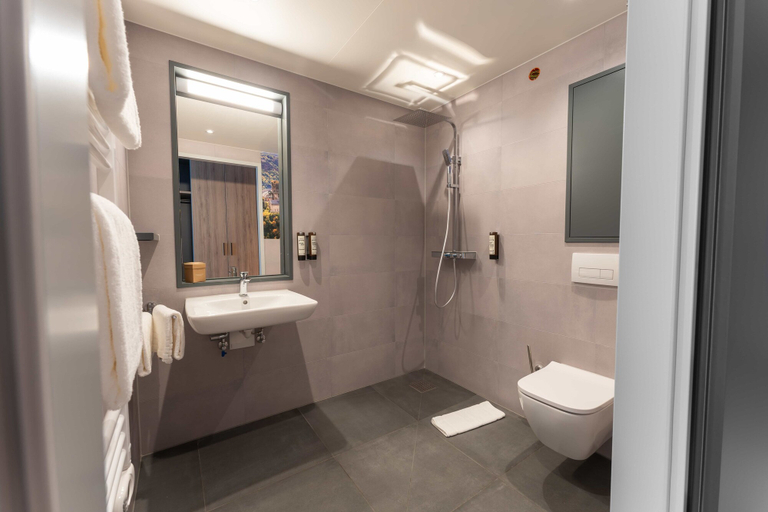 Bathroom 5, Frames Hotel GmbH, Mayen-Koblenz