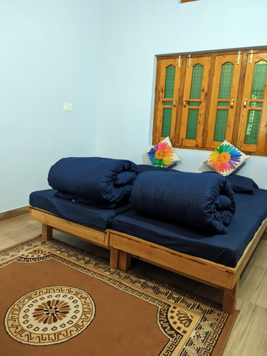 Others 5, Benzer stays, Uttarkashi