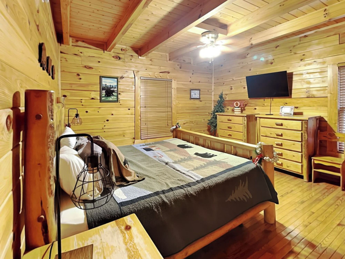 Bedroom, Mountain Dreams by Jackson Mountain Rentals, Sevier