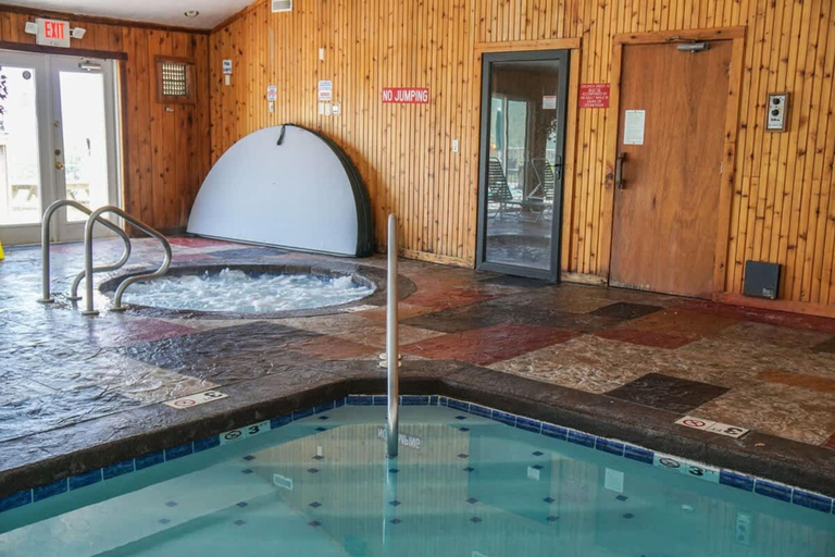 Room 3, Indoor Pool Access Full Kitchen Mountain Views, Sevier