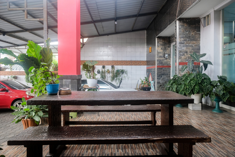 Others 5, RedDoorz near Batik Tulis Celaket 2, Malang