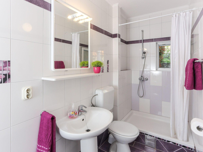 Bathroom 3, bedroom apartment with balcony, Pojezerje