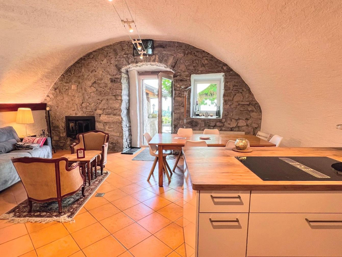 Others 4, La Vigneronne, Chailly-Montreux, Pays-d'Enhaut