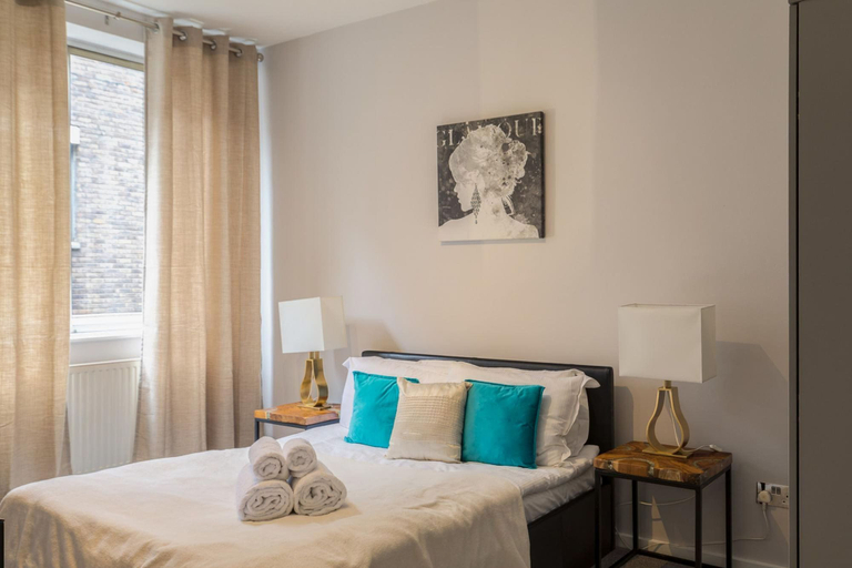 Bedroom 3, Picktheplace 3-bedroom Portman Square, London