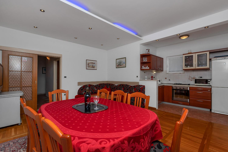Others 4, Apartments Roza, Makarska