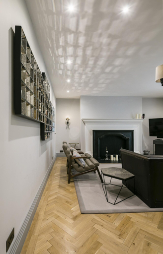 Others 5, The Hanover Suite in London, London