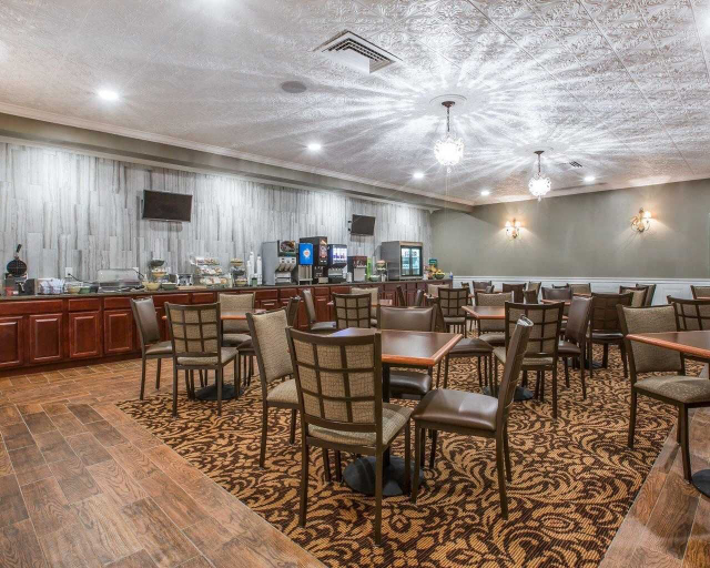 Food & Drinks 5, St. Lawrence Hotel, Saint Lawrence