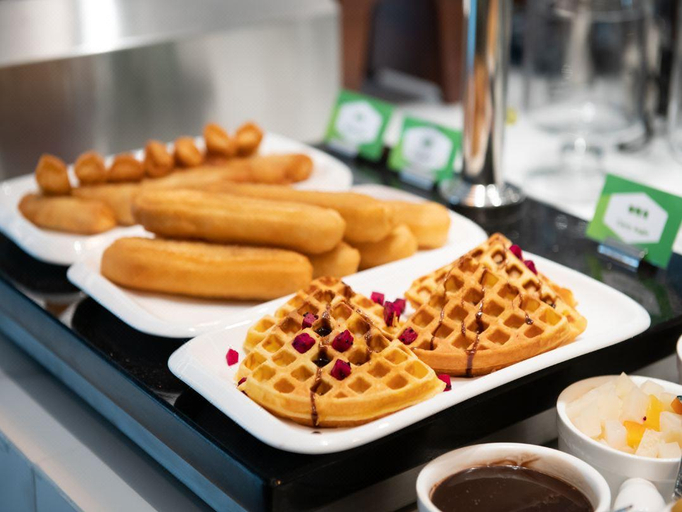 Food & Drinks 5, Hampton by Hilton Dongguan Dalang, Dongguan