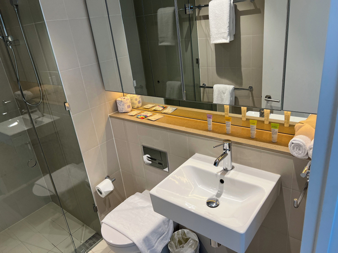 Bathroom 3, Winston Apartments Docklands, Melbourne
