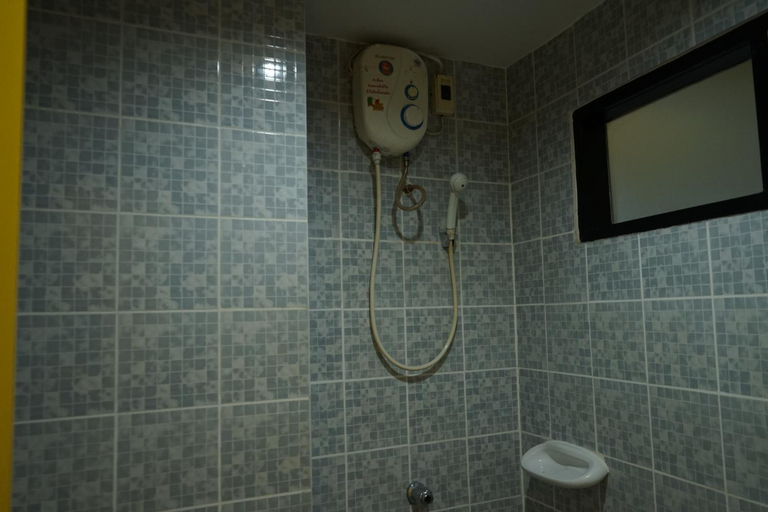 Bathroom 5, Yes kaosan, Phra Nakhon