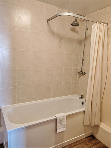 Bathroom 5, Hotel Mariners, Pembrokeshire