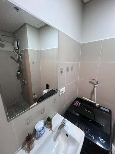 Bathroom 3, Unistay Coast Res R31 with Bal-Sunset Vw, Pasay City
