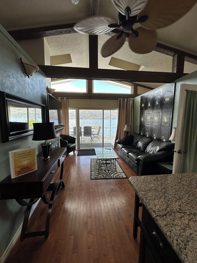 Others 5, Peachland Beach Resort, Central Okanagan