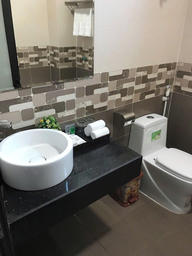 Bathroom 2, Halong Mackeno Hotel, Hạ Long