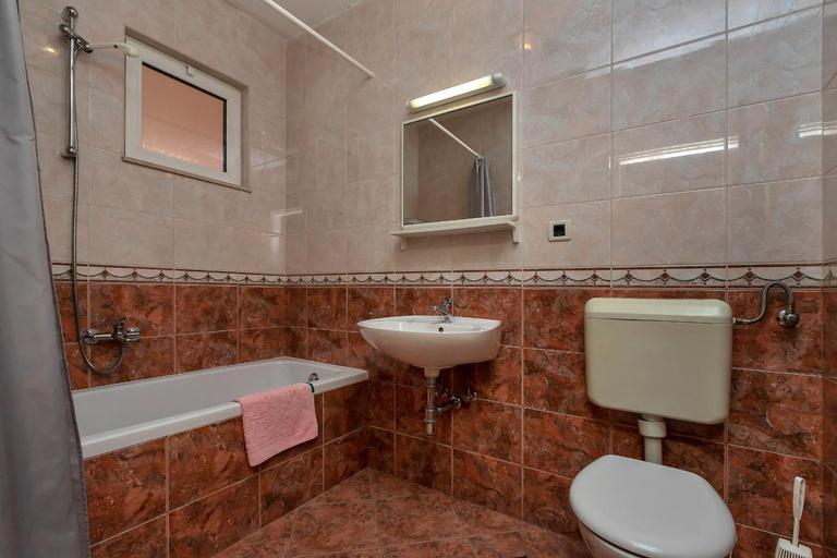 Bathroom 3, Apartments Roza, Makarska
