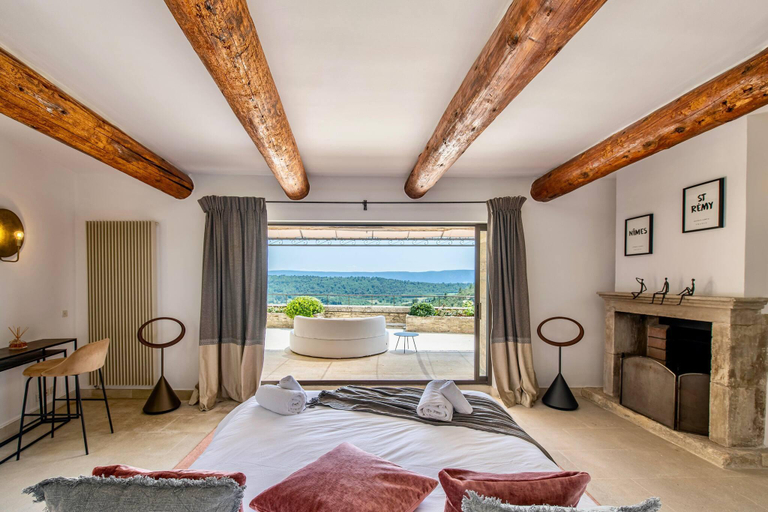 Others 4, Vue Dexception  Gordes, Vaucluse