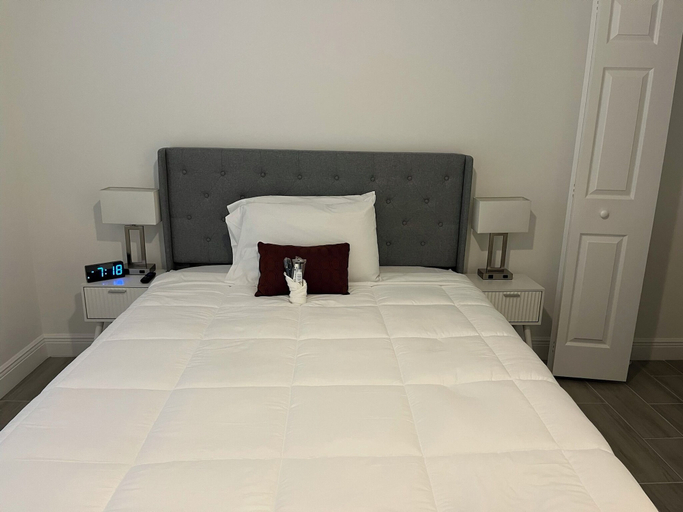 Bedroom 1, Cozy Lehigh Extended Stay, Lee