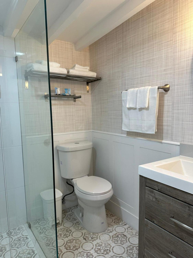 Others 4, Cozy Corner, Miami-Dade