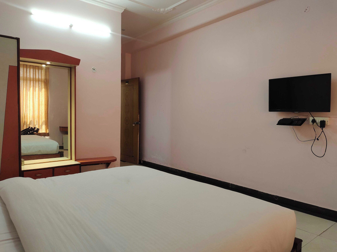 Bedroom 2, Hotel Maharani Resort & Bar near Jaipur Airport, Jaipur