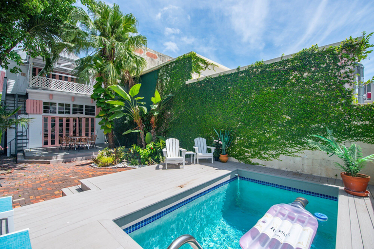 Exterior 5, New Rose Petal Petite Suite - Pool Parking, Monroe