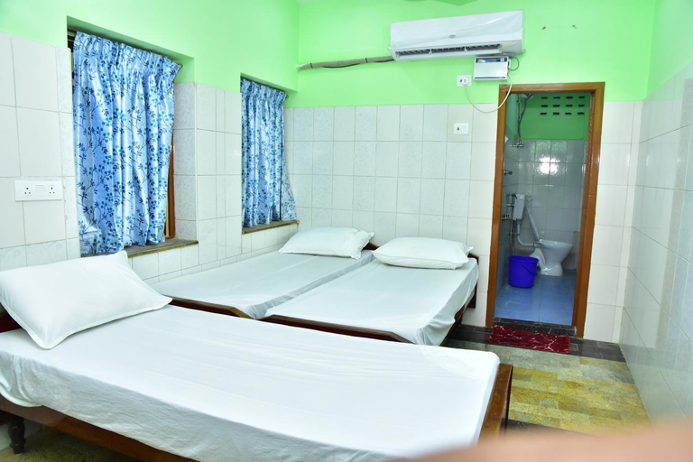 Bathroom, Sri Tirumalaa Hotel, Chennai