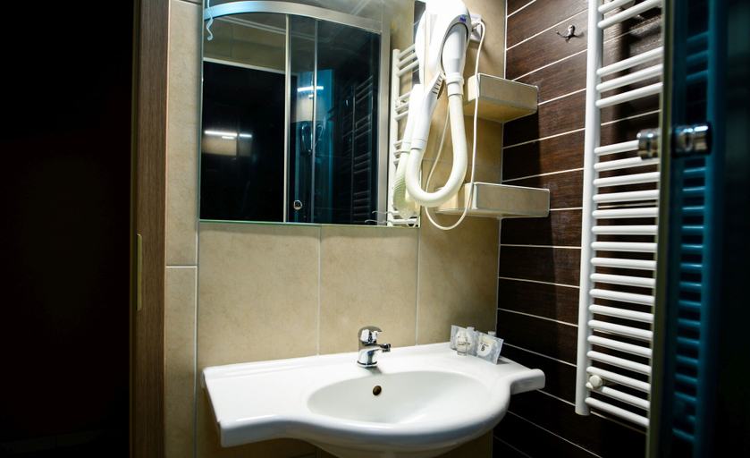 Bathroom 4, Palermó Panzió, Nyíregyháza