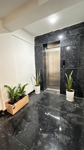 Bathroom 3, Innzoy Hotels - DLF Road, Hyderabad