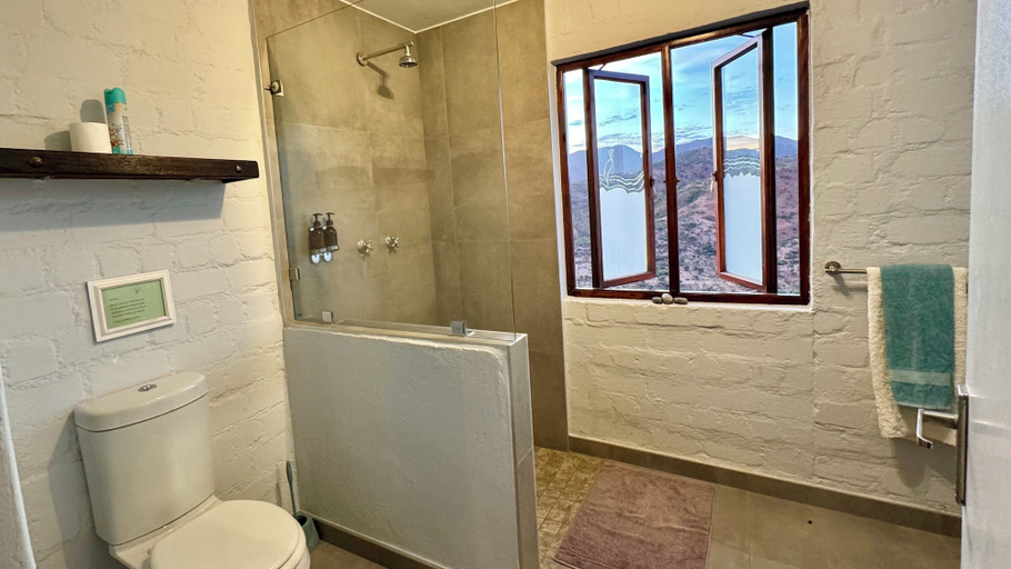 Bathroom 5, River Crossing Lodge, Windhoek East
