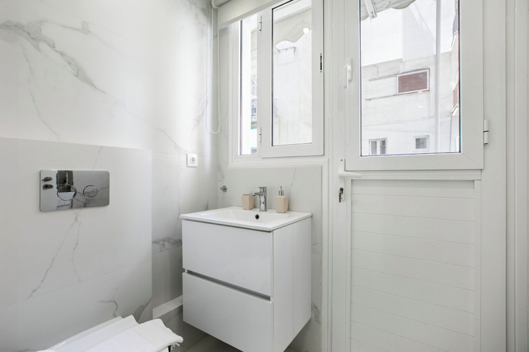 Bathroom 3, Mellow 2-Bedroom Apartment in Athens, Attica