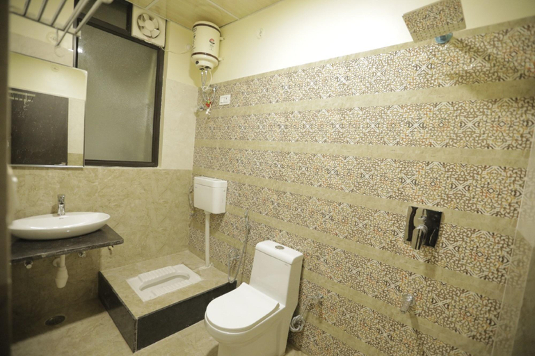 Bathroom, Hotel Raas Palace, Jaipur