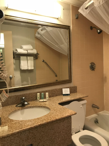 Bathroom 3, Motel 6 Lincoln, NE - Airport, Lancaster