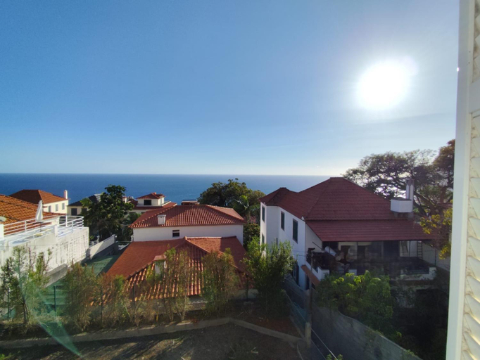 Others 5, Sea House, Funchal