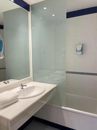 Bathroom 4, Hotel la Mota, Valladolid