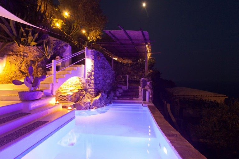 Room 2, Villa Venusta - Majestic Villa With Pool, Salerno