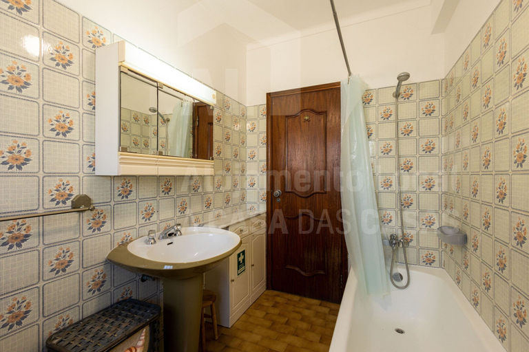 Bathroom 4, Casa do Pedro by Acasadascasas, Mafra